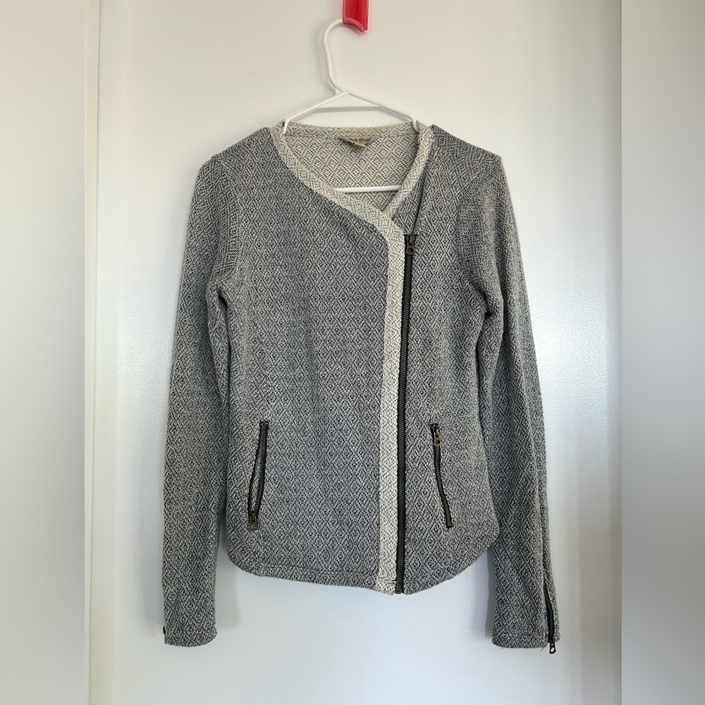Lucky Brand zip up gray fall sweater asymmetrical zipper sleeves S